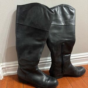BCBG Knee high boots 
Grey